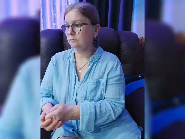 Adiline on BongaCams