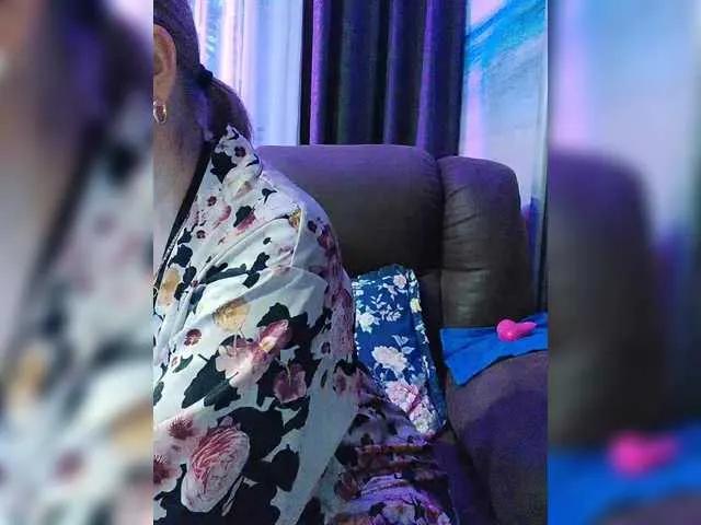 Adiline on BongaCams