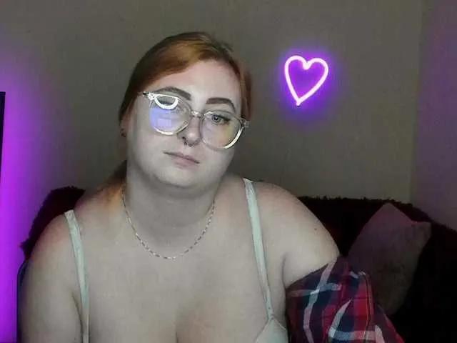 Offline Aliciaredluv on BongaCams