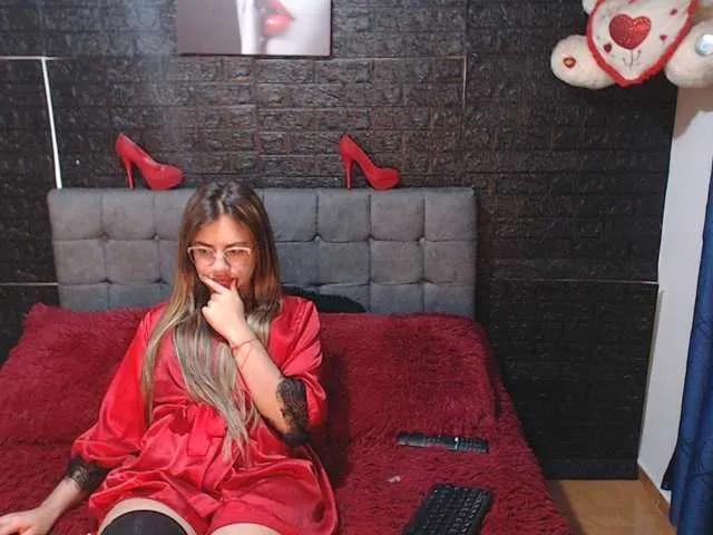 Offline Almamyers on BongaCams