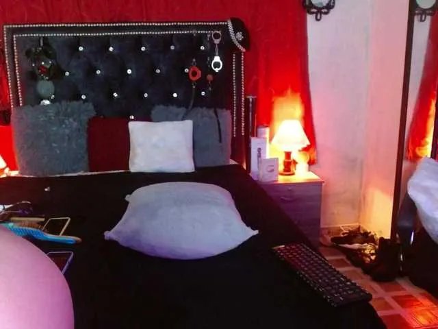 Freechat Ameliemartinez on BongaCams