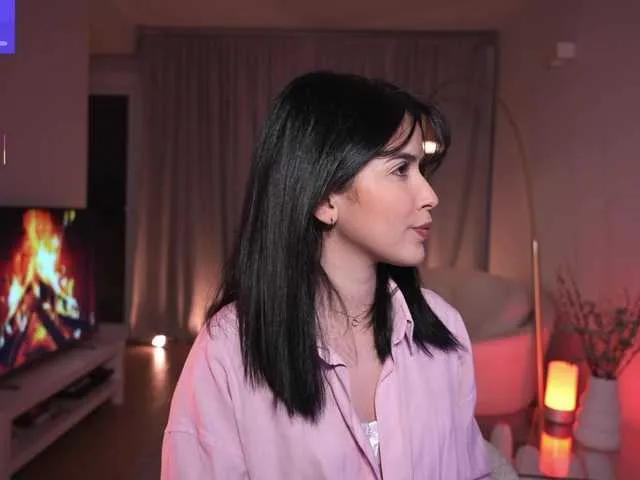 BongaCams AnnieHill is Freechat AnnieHill — I am turned on by education, sincere flattery, confident minds and spicy but classy conversations. I adore those who know how to enjoy a sensual woman, without rushing, and value every detail of my body and my essence.