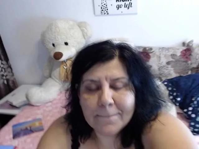 Freechat azalea66 on BongaCams