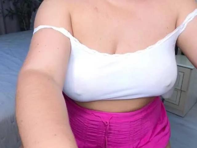 Baby-Mary — I'm turned on by confidence, curiosity, and chemistry. I love when someone takes their time, builds the tension, and knows how to play. A little dominance, a lot of teasing --- and you've got my full attention.