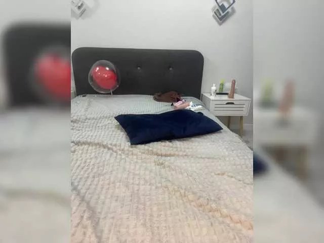 Freechat Big-ass---- on BongaCams