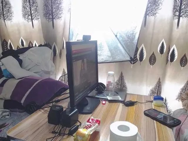 Freechat BlackkBerryy on BongaCams