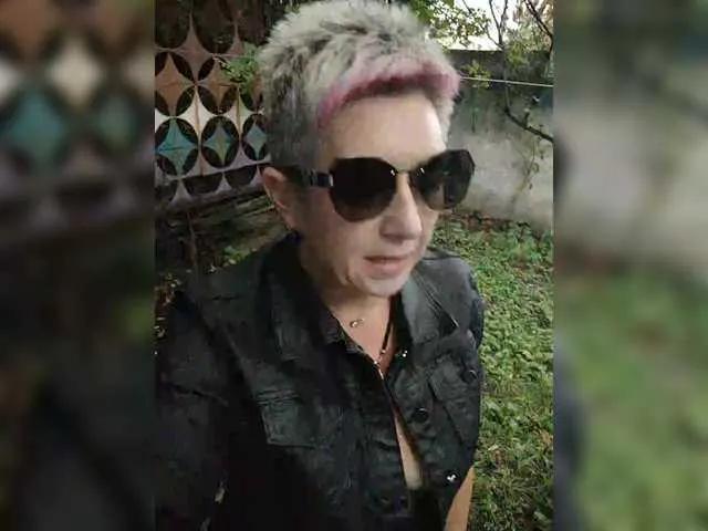 Offline BUSINKA-25 on BongaCams