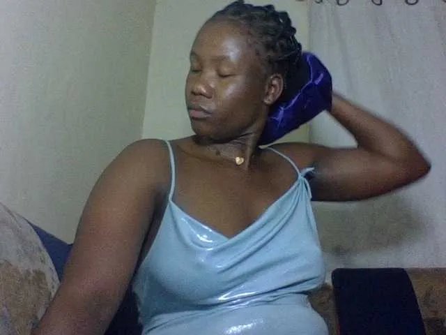 Creamier25 on BongaCams