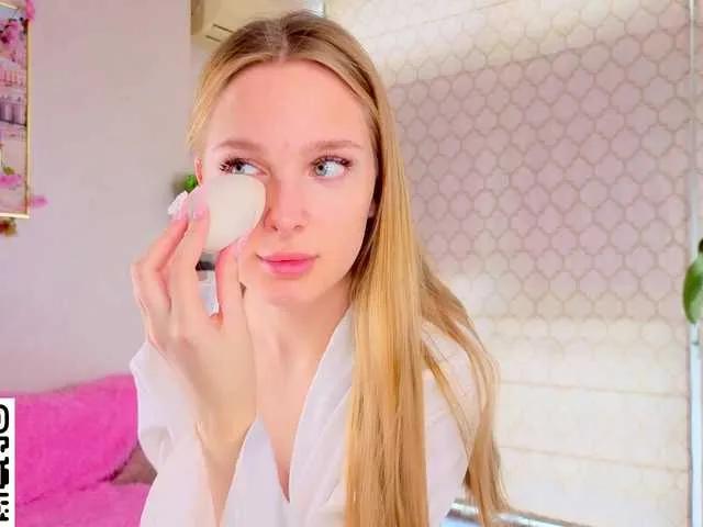 Freechat CrimsonAura on BongaCams