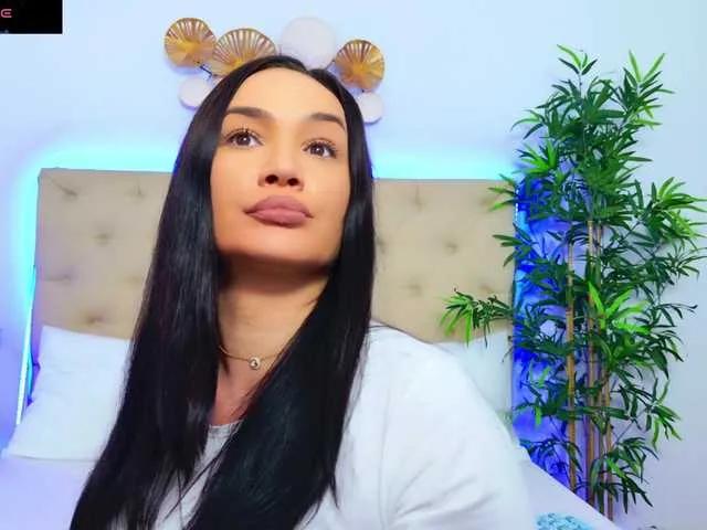 DaliyaArabian — I like relaxed people with a sense of humor. It will always be a turn on for me to see a man ready to do anything to make me laugh. Remember: If you can make a woman laugh, you can make her do everything