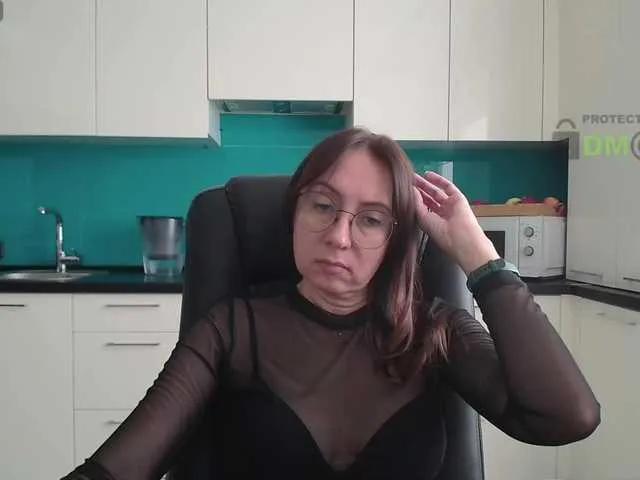 Freechat dulcesiomar8 on BongaCams