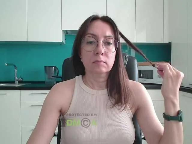 Freechat dulcesiomar8 on BongaCams