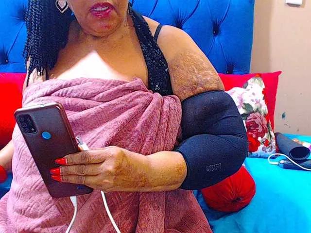 Freechat Ebonycandy10 on BongaCams