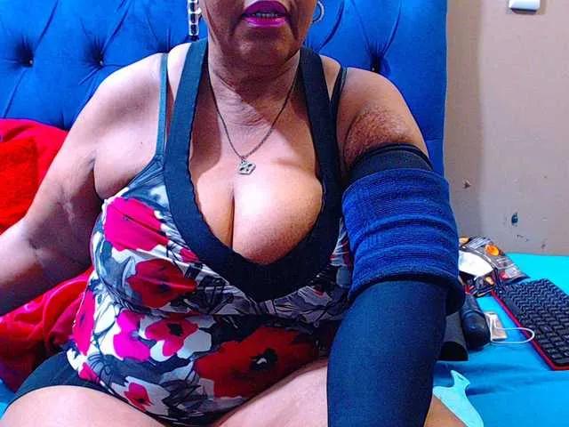 Freechat Ebonycandy10 on BongaCams