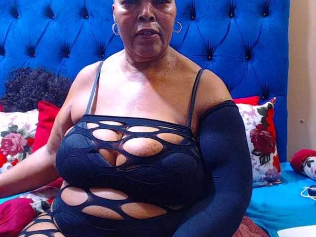 Freechat Ebonycandy10 on BongaCams