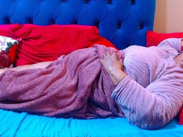 Freechat Ebonycandy10 on BongaCams