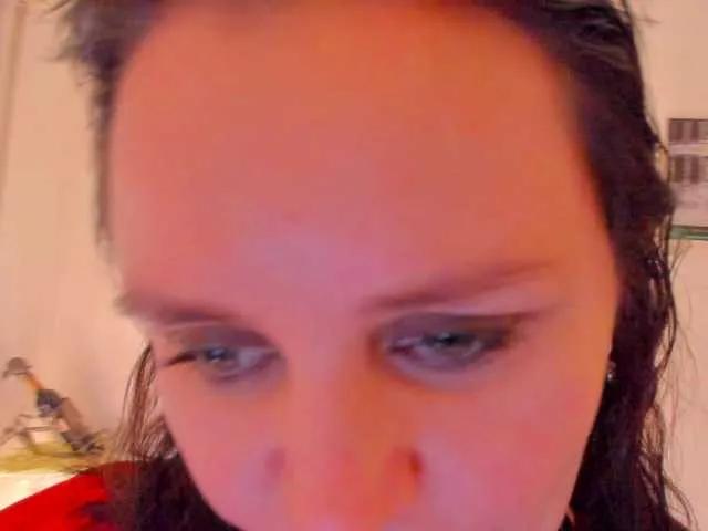 Offline Elieen2 on BongaCams