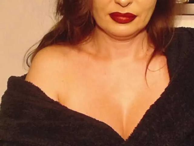 ellaine on BongaCams