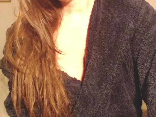 ellaine on BongaCams