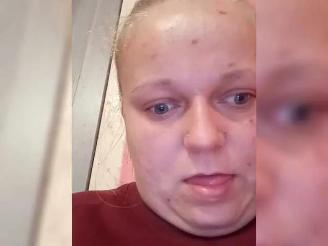 EmmaXlove — When a man takes control, whispers dirty words, and knows what he wants  I love confidence, attention, and passion.