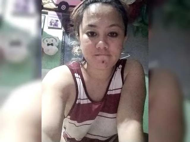 Offline Gelliana30 on BongaCams