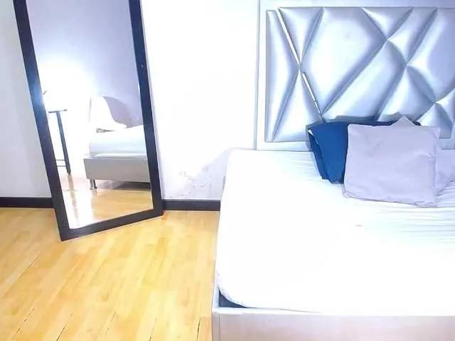 BongaCams goldenn-ass is Freechat goldenn-ass — I love people talk about my body, to touch my body and love C2C to see you cumming for me!