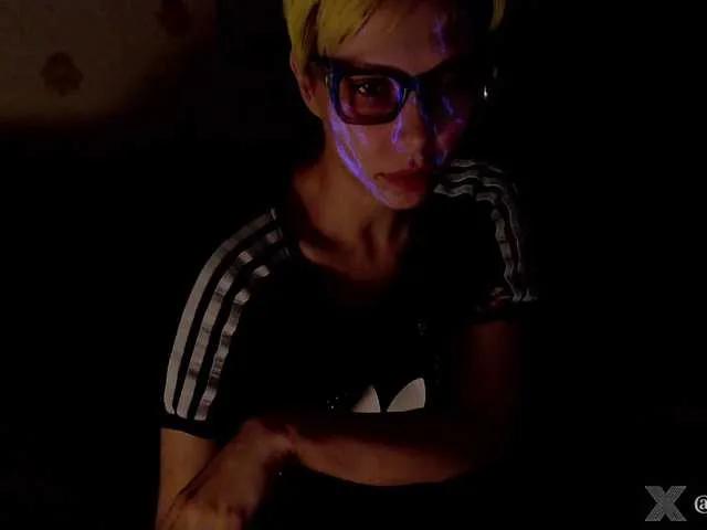 Offline HazeRaziel on BongaCams