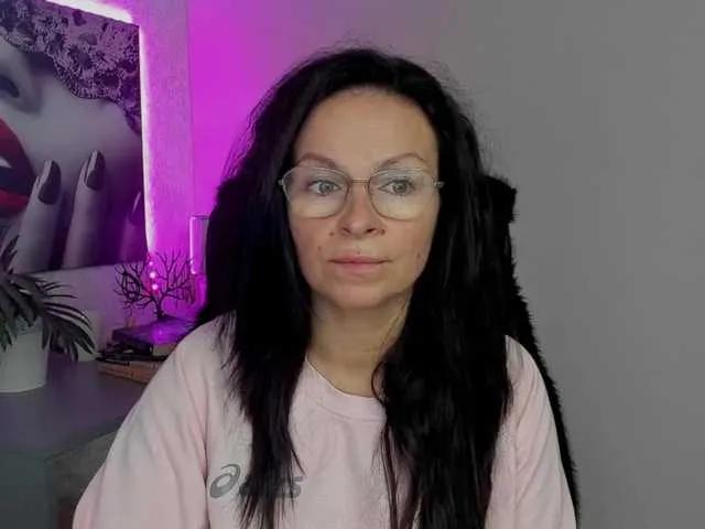HelenSHOW1 on BongaCams 