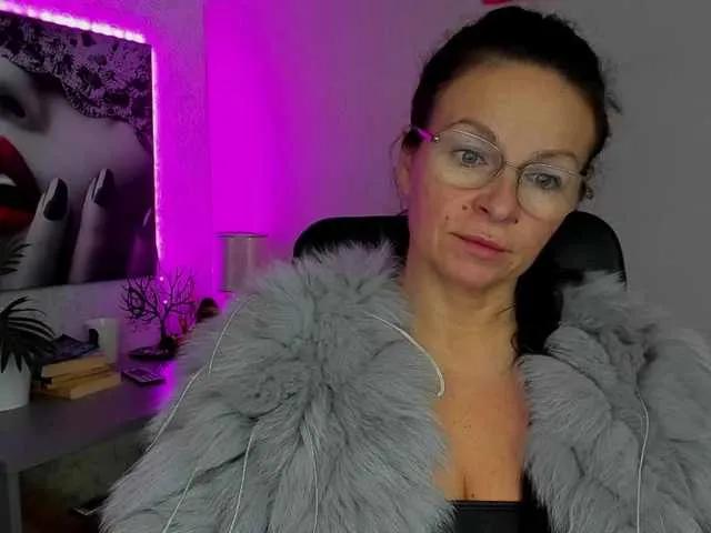 HelenSHOW1 on BongaCams 