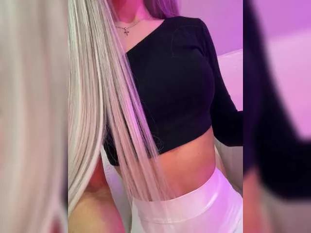 HollyPolly111 on BongaCams 