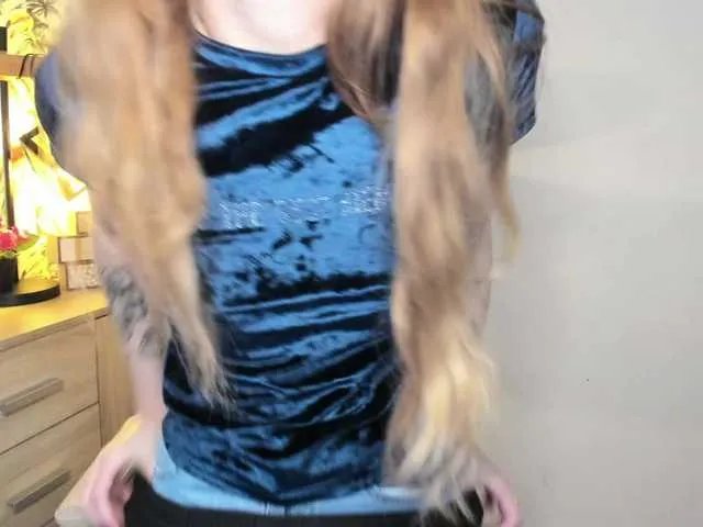 Freechat HotNina19 on BongaCams