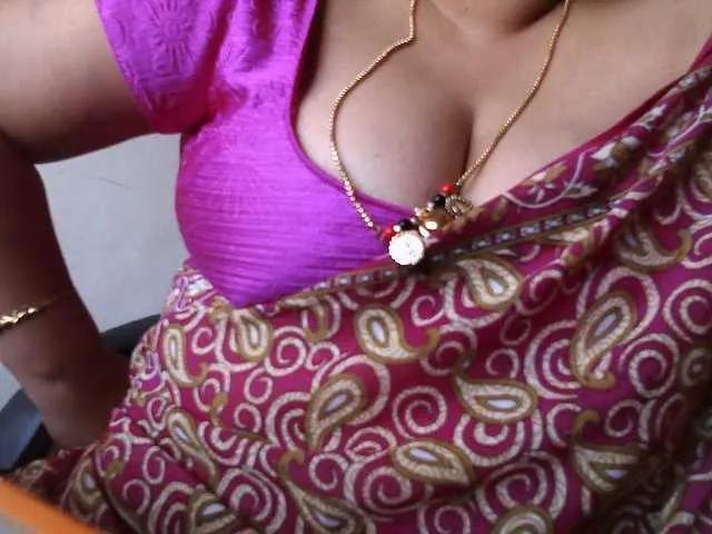 Offline hotpavitra on BongaCams