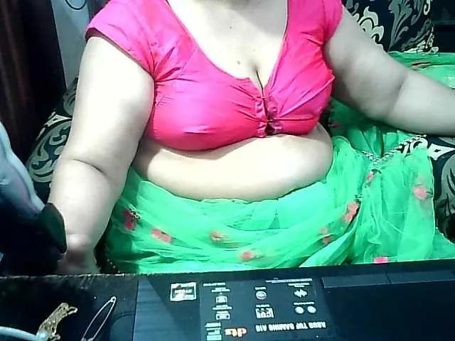 Indianbhabhimilf40 on BongaCams