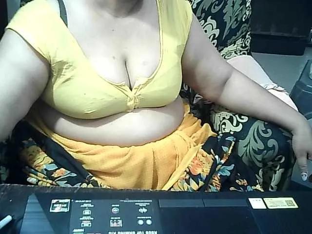 Indianbhabhimilf40 on BongaCams