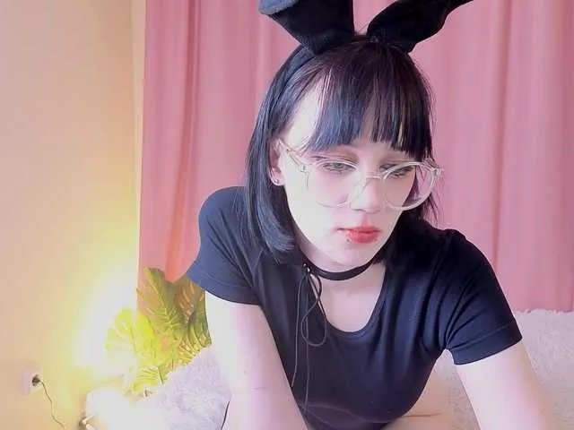 Freechat iwanturcarrot on BongaCams
