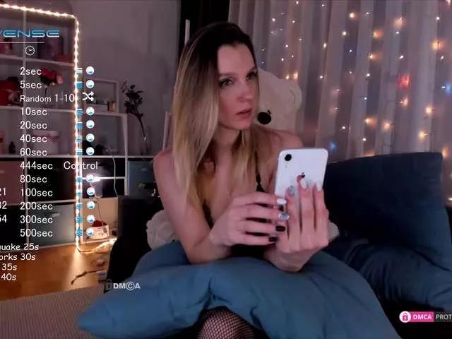 Karamelsw on BongaCams 