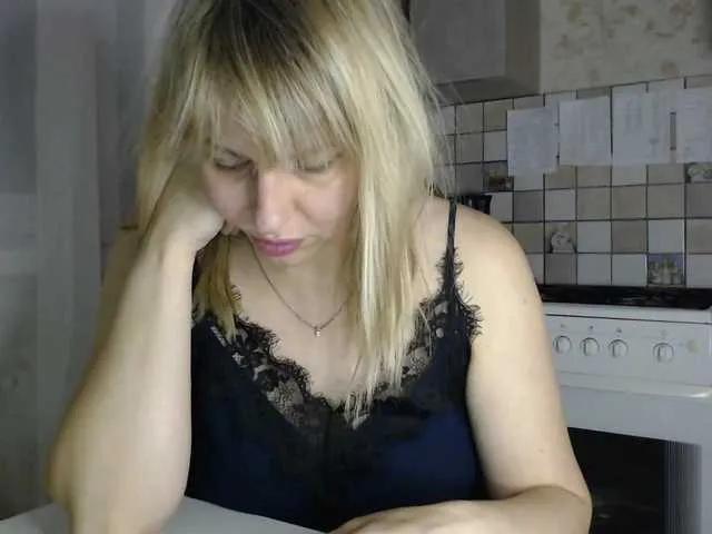 Freechat Karmella on BongaCams