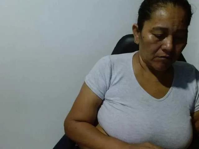 Offline katiamature on BongaCams