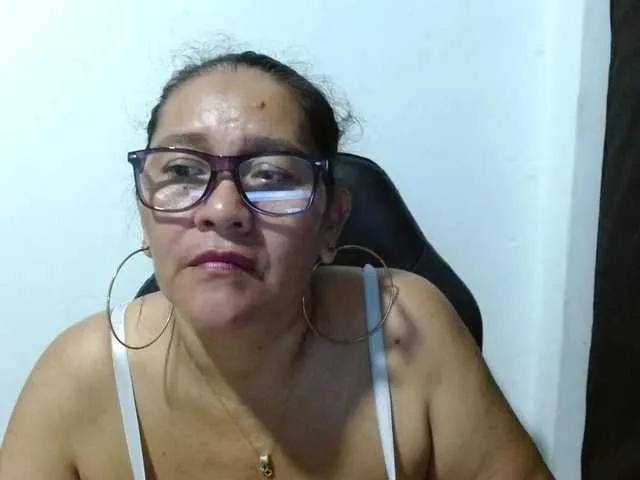 Offline katiamature on BongaCams