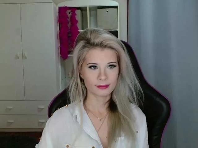 Freechat KristineNatural on BongaCams