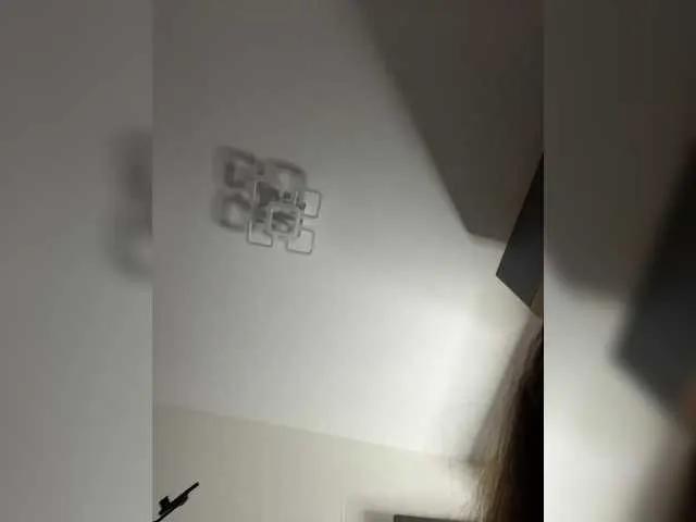 Offline LadyEmily on BongaCams