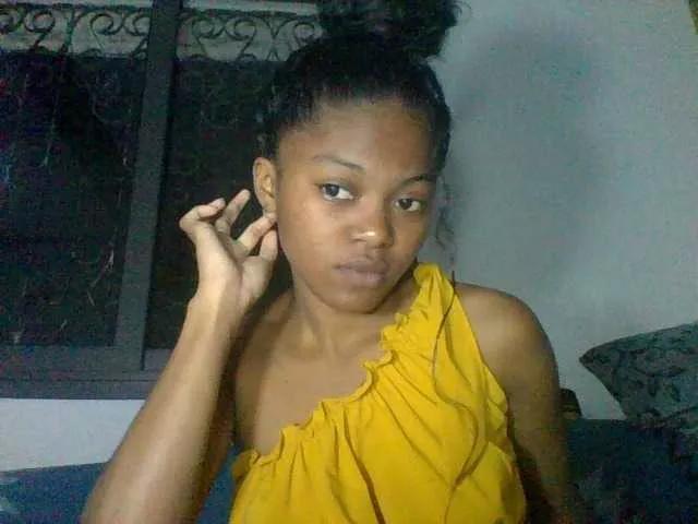 Laluna2 on BongaCams 
