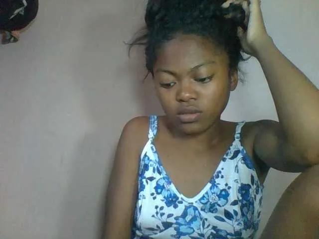 Laluna2 on BongaCams 