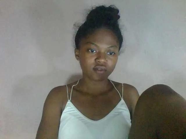 Laluna2 on BongaCams 