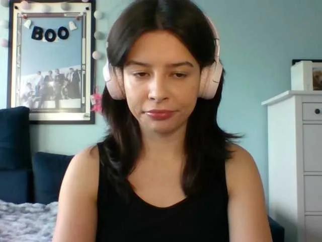 Larice — What turns me on the most is talking about sensual fantasies, kissing and licking, teasing, sexy lingerie, high heels, when you treat me like a princess