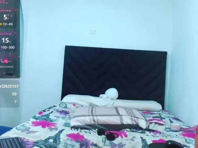 Freechat latinpetite on BongaCams