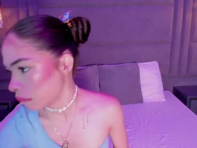 Offline LeiaStone on BongaCams