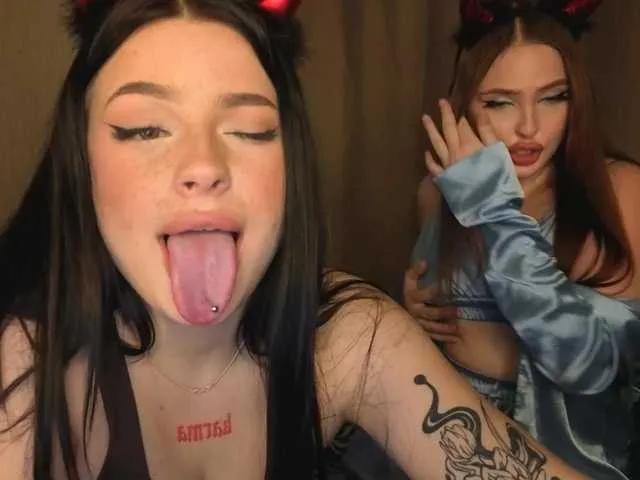 Offline LisaAndDenis on BongaCams