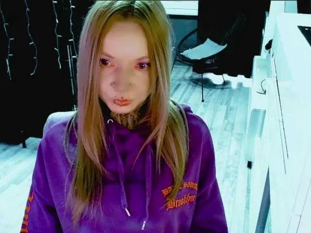 Freechat LisaModel on BongaCams