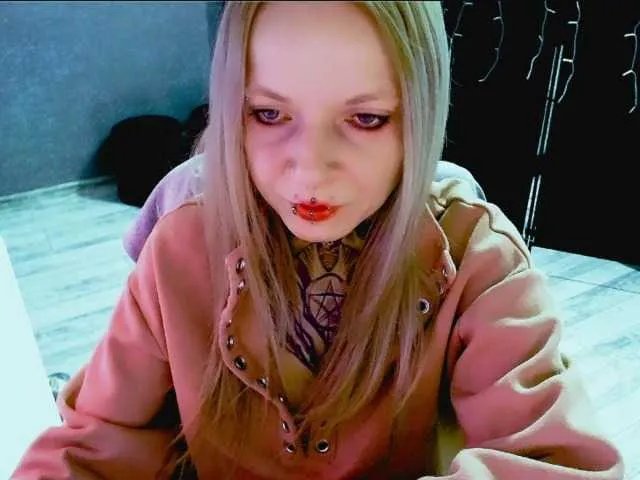 Freechat LisaModel on BongaCams